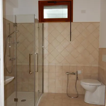 Sleeps 12 With Pool And Air Con