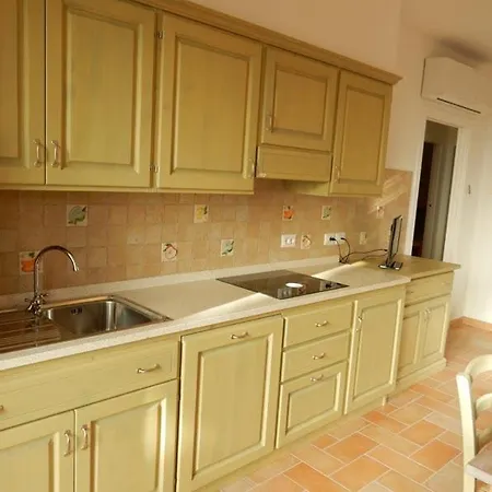 Sleeps 12 With Pool And Air Con *