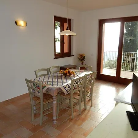 Sleeps 12 With Pool And Air Con Villa