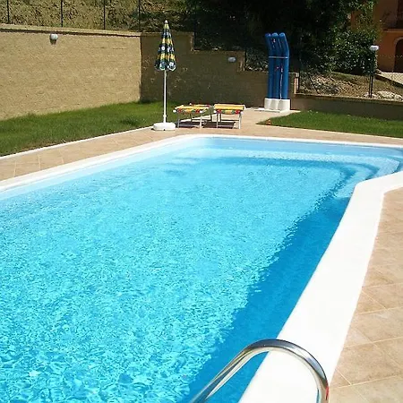 Villa Sleeps 12 With Pool And Air Con