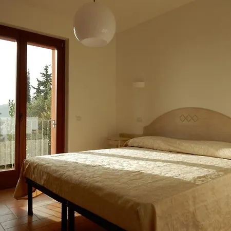 Sleeps 12 With Pool And Air Con Montecarotto